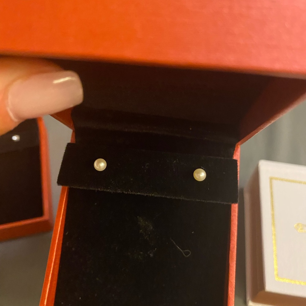 Pearl earrings